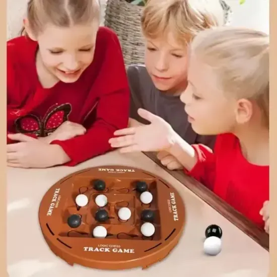 logic chess track game