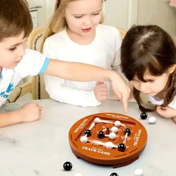 logic chess track game